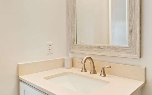 Experience Modern Luxury at Desert Hideaway