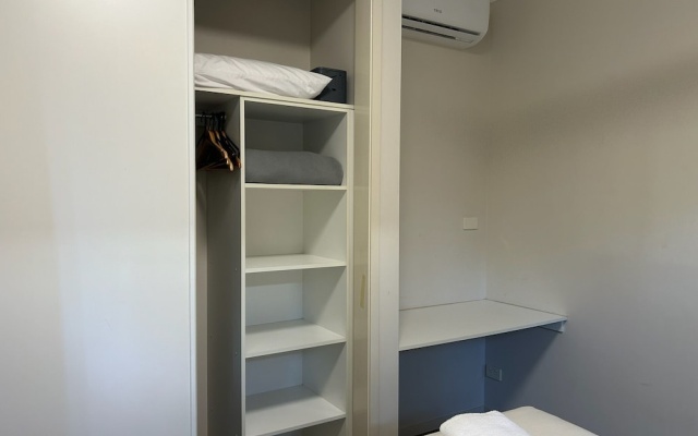 Tropical Hibiscus Caravan Park – Guest Rooms – Wongaling Beach