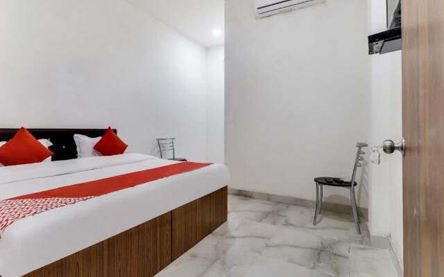 Hotel Rj18 by OYO Rooms