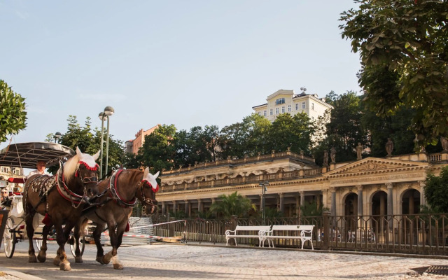 Ontario Hotel Garni