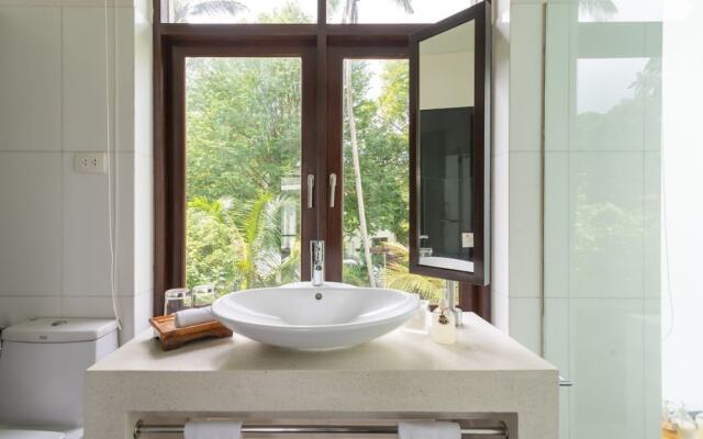 2 Br Luxury Villa SDV141 near the beachfront by Samui Dream Villas