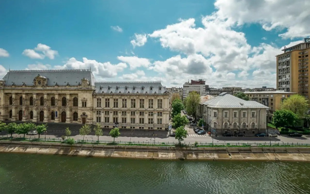 Lovely - 3 Bdr. Serviced Apartment In Old Town