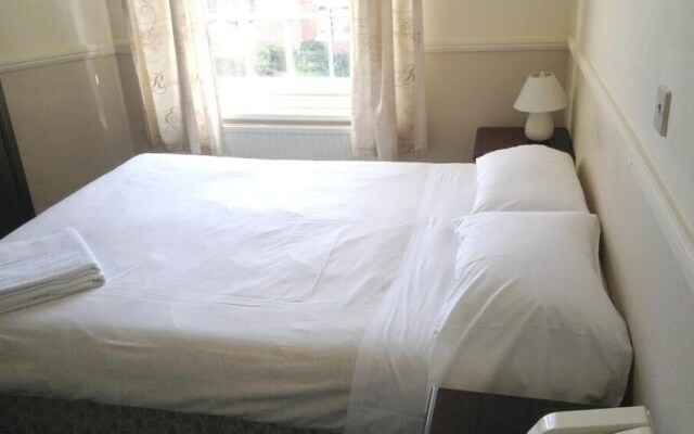 Rose & Crown Hotel
