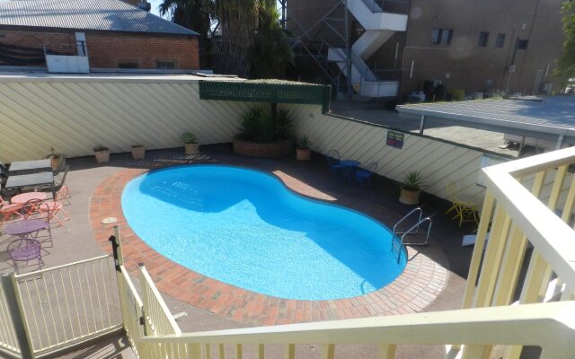 Travellers rest Motor Inn