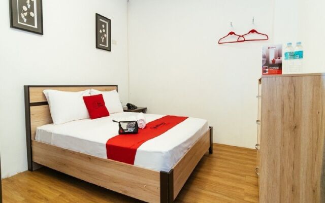 RedDoorz Plus near Commonwealth Regalado