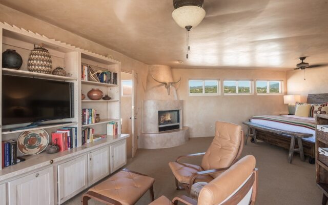 Valle Del Sol - Unbeatable Views, Spacious Luxury Home, Impeccable Furnishings