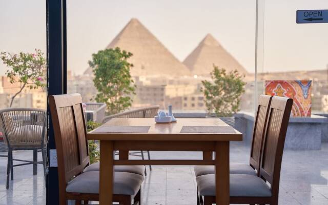 New Pyramid Front Hotel