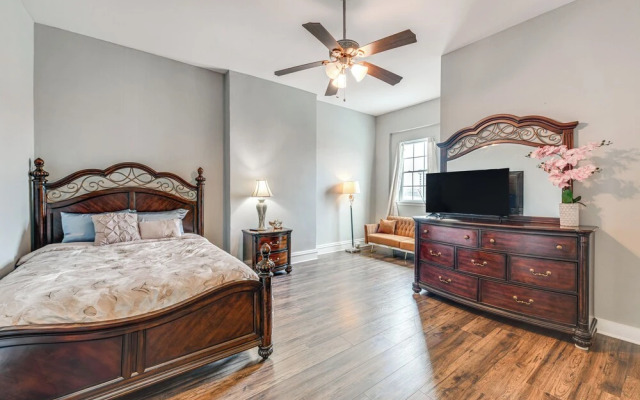 Downtown Richmond Retreat Near Financial District