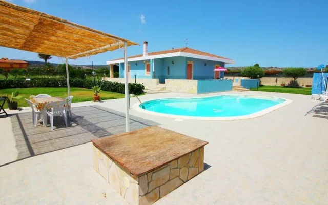 Serene Villa in Floridia With Swimming Pool