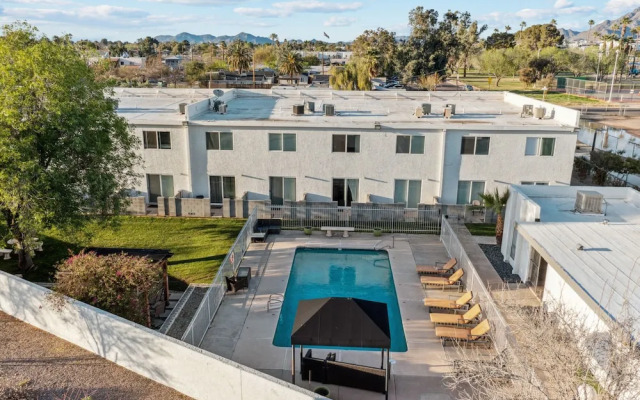 H2O Perfect Blue with Pool & Parking