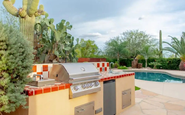 Spectacular Views Heated Pool Outdoor BBQ