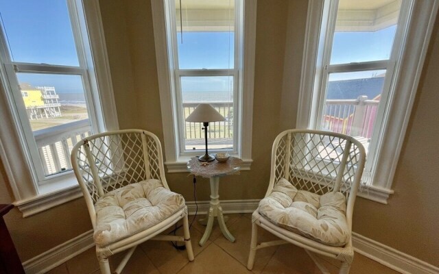 Deja View 3 Bedroom Home