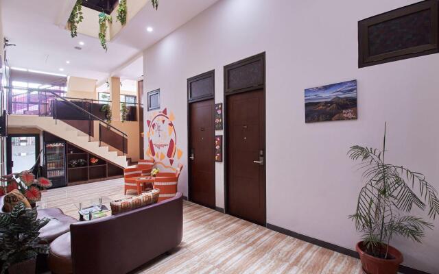 Front One Inn Malang