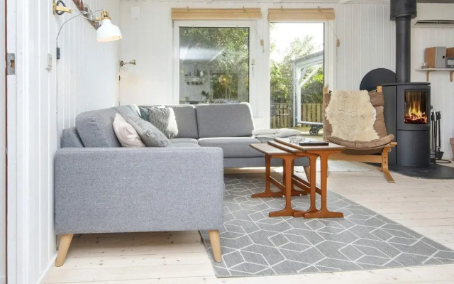 6 Person Holiday Home in Tarm