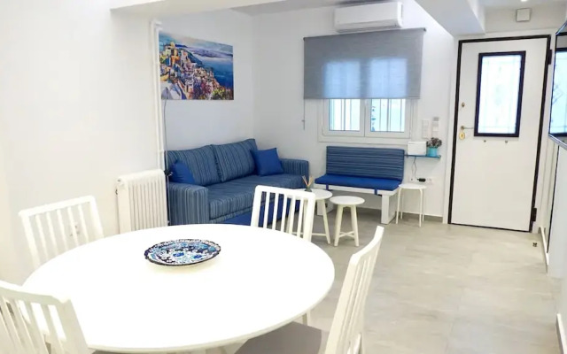 Cycladic Style Apt in Athens