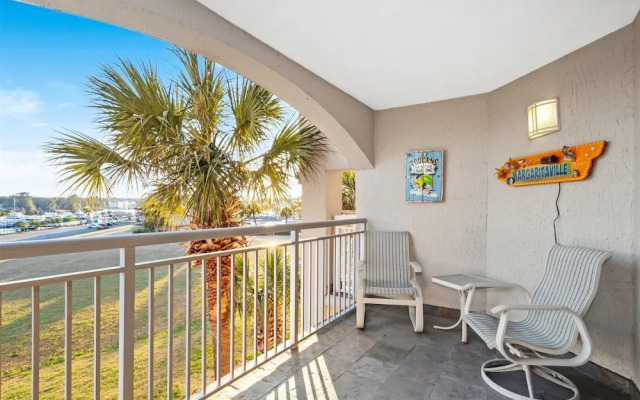 Yacht Club Villas