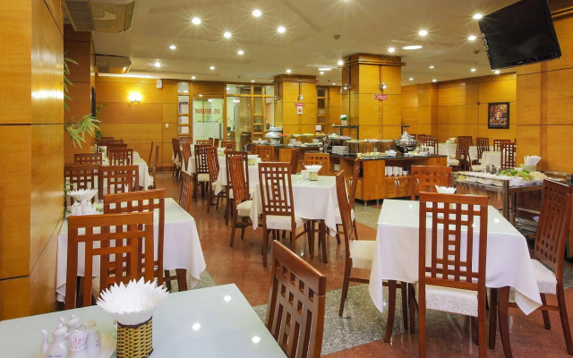 Cochin Zen Hotel