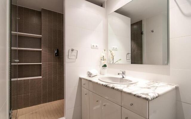 Weflating Diagonal Apartments