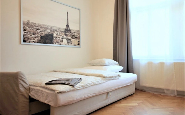 City Castle Aparthotel