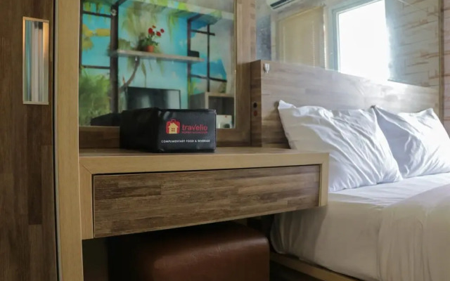 Nice And Strategic Studio At Green Pramuka Apartment