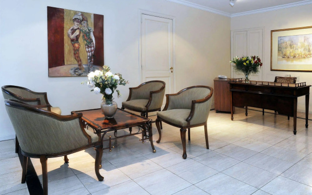 Mayla Apartments