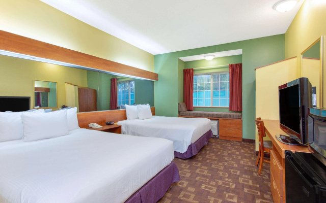 Microtel Inn & Suites by Wyndham Charlotte/Northlake