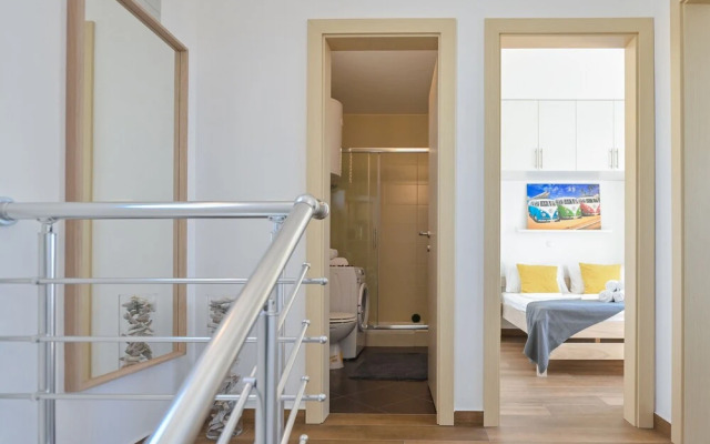 Sunny apartment with a Private Pool