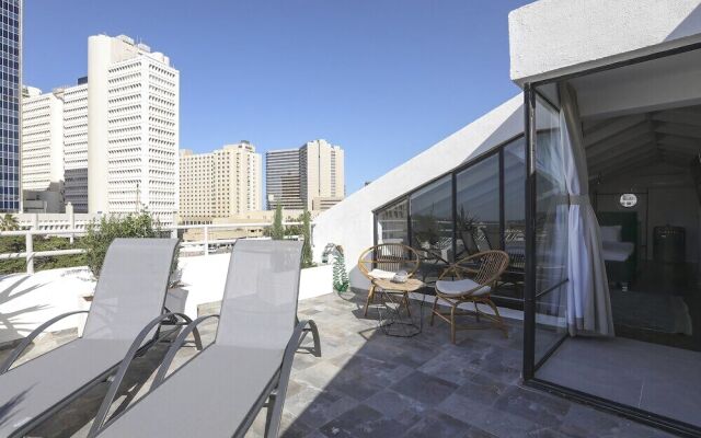Casa Archie Luxury Suites