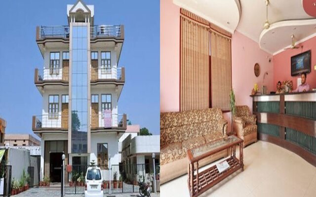 Hotel Gomti Residency