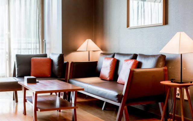 Oriens  & Residences