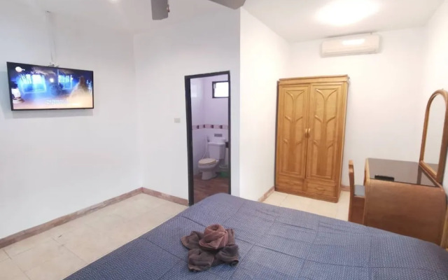 Baan Kanittha - 5 Bedrooms Pool Villa