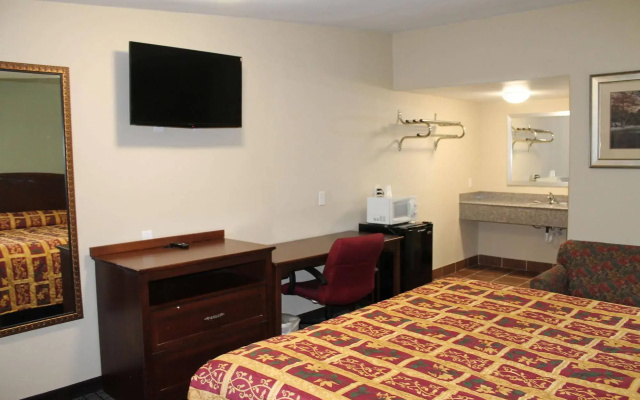 American Inn & Suites