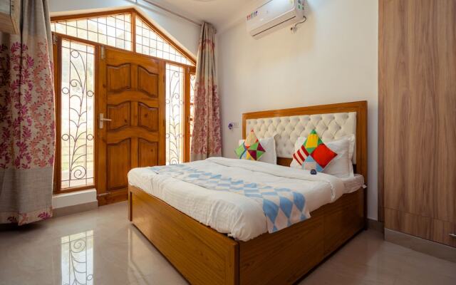 OYO 13499 Home 2BHK Simran Villa DIT