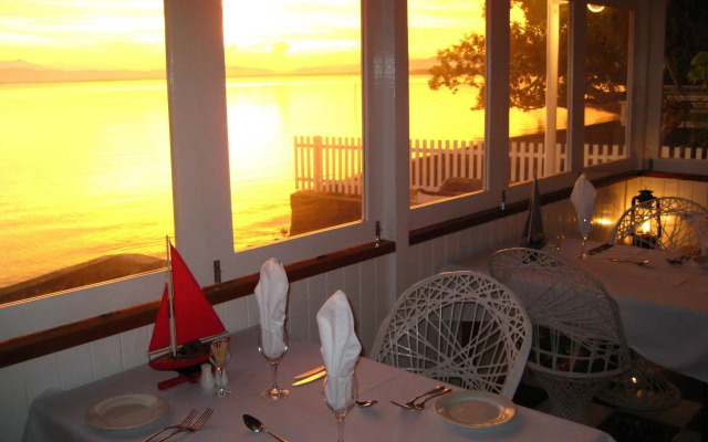 Driftwood Resort