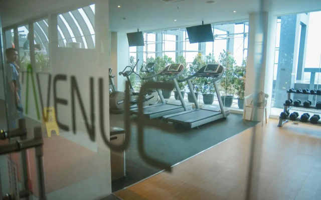 Modern Elegant Design 2BR L'Avenue Apartment By Travelio