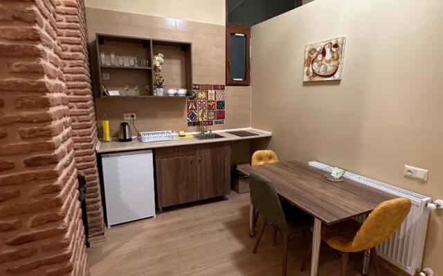 Bright Cozy Apartment in Tbilisi