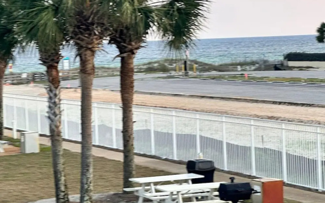 Seaside Beach & Racquet Club 2207
