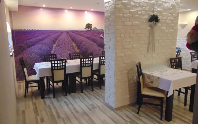 Gosciniec Pod Brzegiem