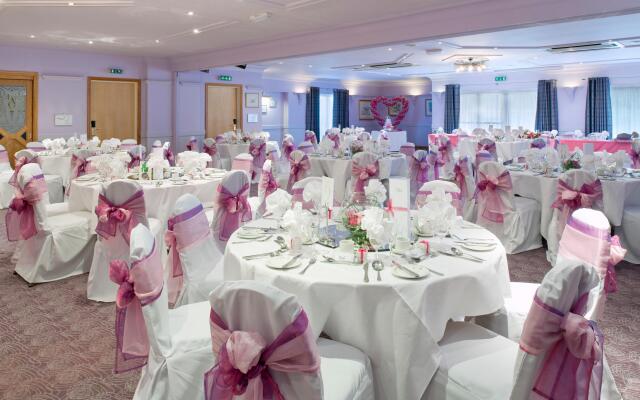 Holiday Inn A55 Chester West by IHG