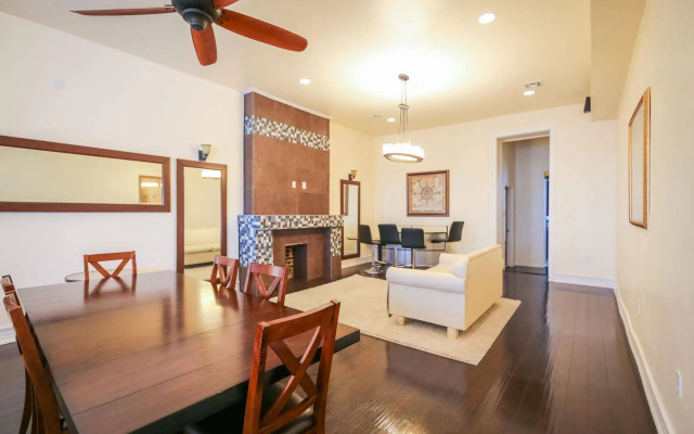 Downtown Spacious Suites by Hosteeva