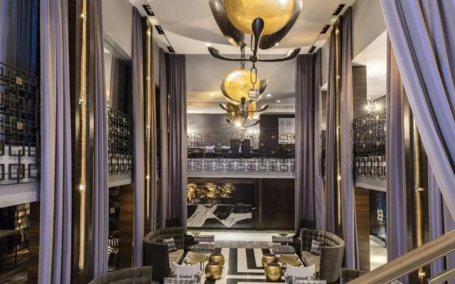 Empire Hotel