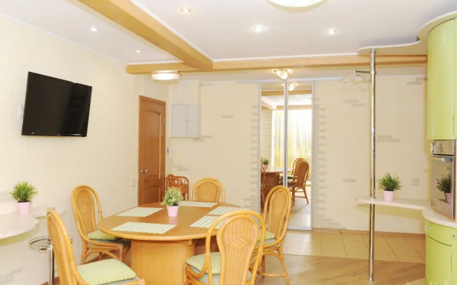 Апартаменты ИннХоум - Площадь Революции