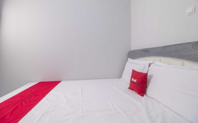 RedDoorz @ Pondok Bambu