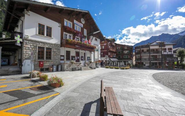 Monterosa Cozy Apartment 200m From Ski
