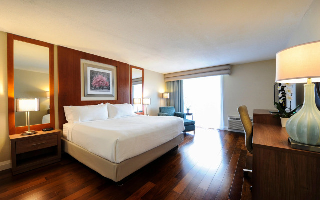 Holiday Inn Niagara Falls - By The Falls by IHG