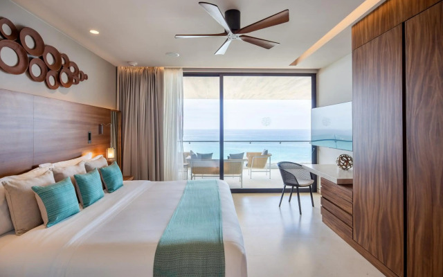 The Club at Solaz, Luxury Villas