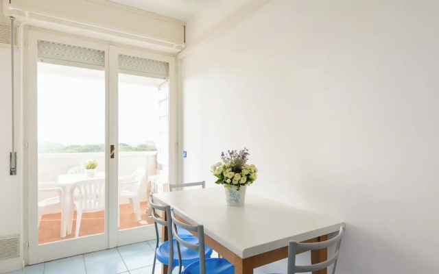 Bright Top-floor Apartment With sea View