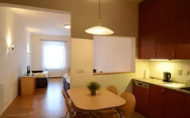 Golden Karlín Apartment
