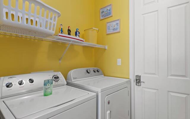 Beachfront Luxury 2Bd 2Ba Condo With Balcony! Sleeps 6!