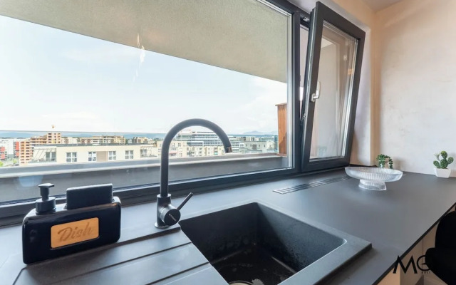 MoHost Valcom - Luxury Skyline Penthouse